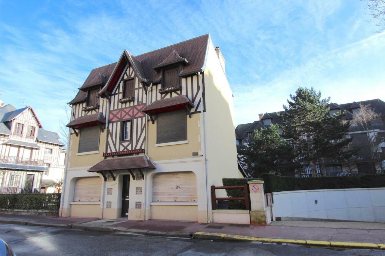 Le Royal Apartment Deauville Exterior photo